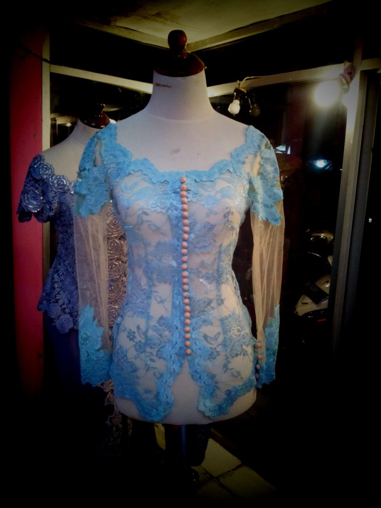 kebaya sabrina biru