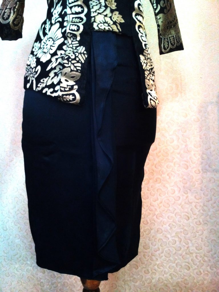 Rok Hitam Drapery velvet