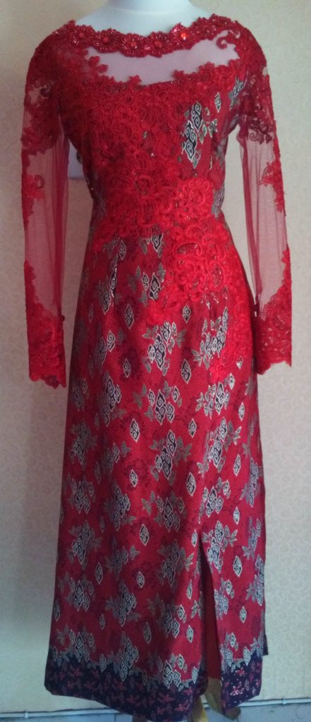 Dress Batik Merah Dengan Bordir Full