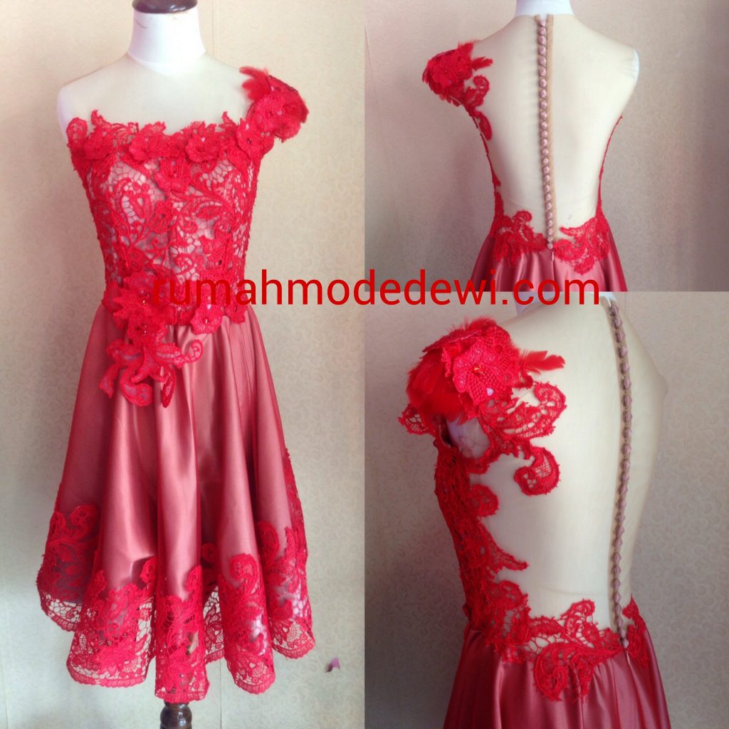 Dress Prada Merah Punggung Backless 2